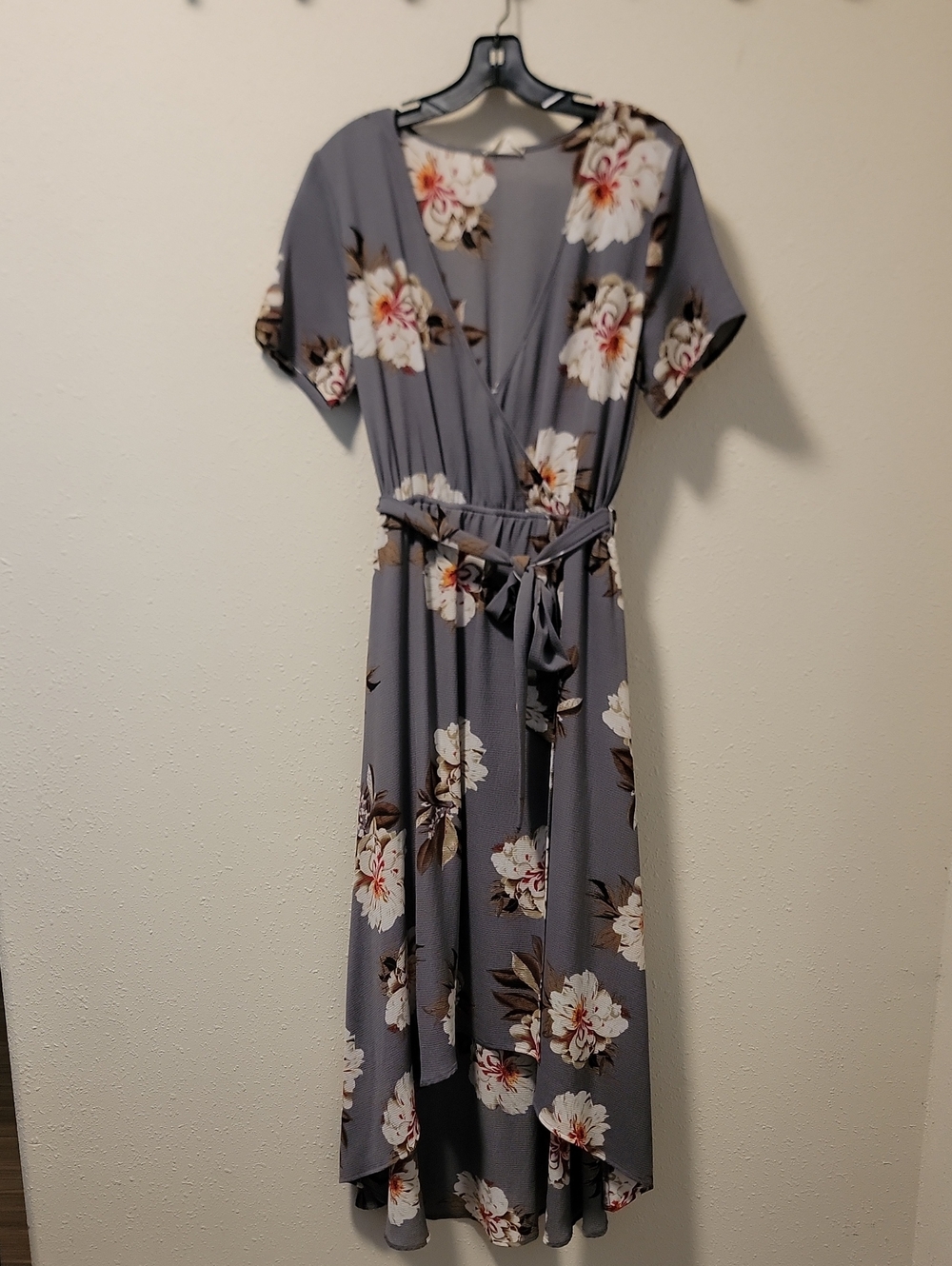 Floral Gray High-Low Wrap Dress with Tie Waist Sz M